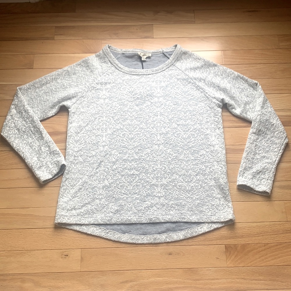JANE AND DELANEY NWT GORGEOUS SILVER/GRAY  AND OFF WHITE TOP 4% NYLON